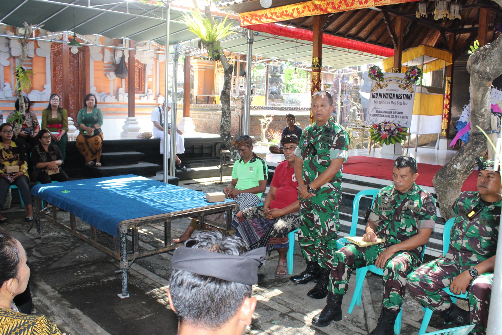 Kasdim 1616/Gianyar Pimpin Rombongan Kodim Melayat Istri Anggota Koramil Sukawati